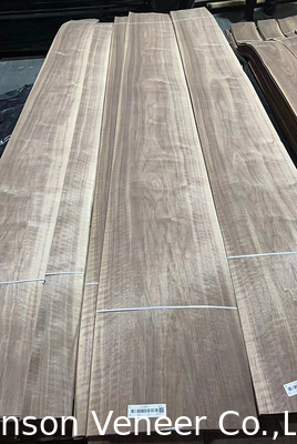 Wycinek Crowm American Walnut Veneer Natural A/B Grade Grubość 0,45 mm